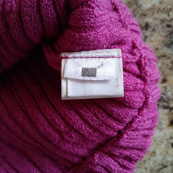 St. John Textured Knit Camisole Crop Top Shell EUC - Picture 5 of 8